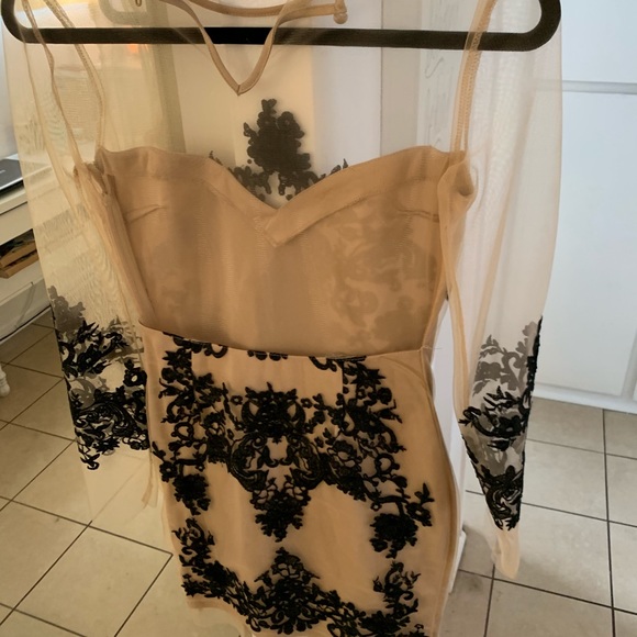 Beautiful sheer sleeve cocktail dress - Picture 3 of 6